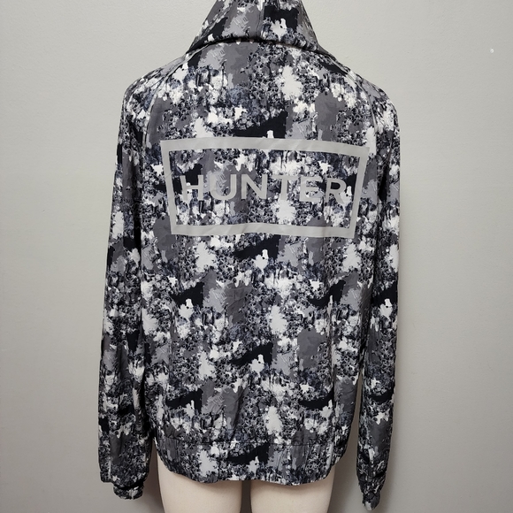 Hunter for Target gray digital camo  performance hooded windbreaker size medium - Picture 5 of 8